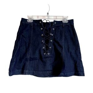 Umgee Women’s Solid Dark Denim Lace Up Modern Mini Skirt Large, NWT